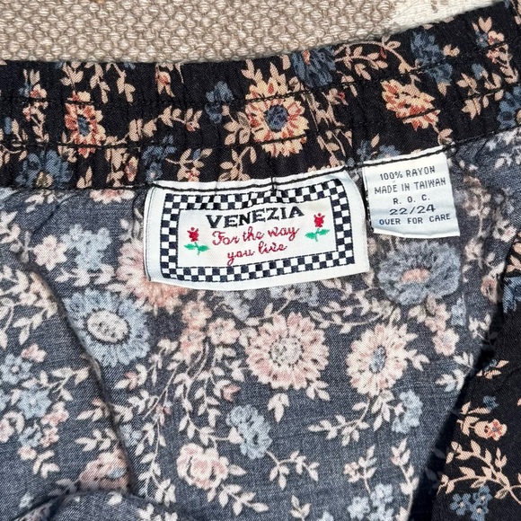 Venezia Navy Floral Midi Skirt - Picture 5 of 5